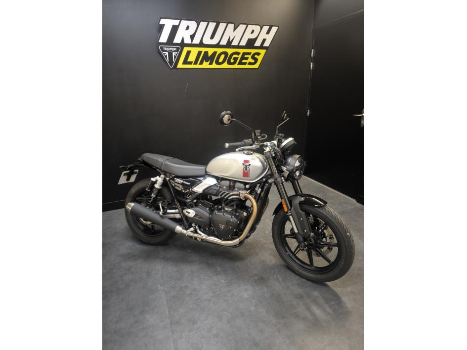 TRIUMPH SPEED TWIN 900