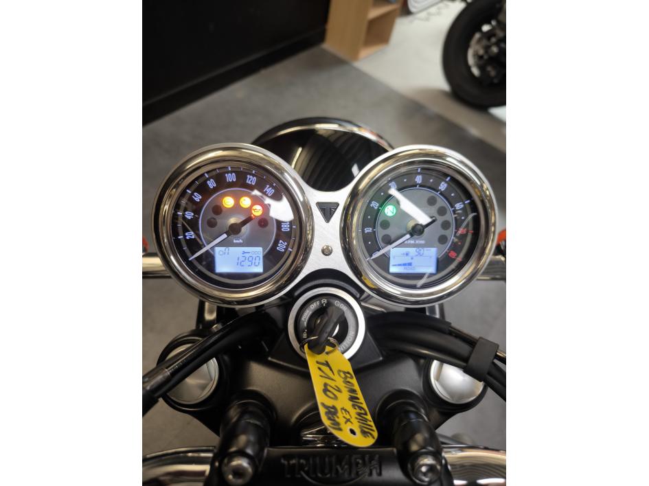 TRIUMPH BONNEVILLE T120 1200